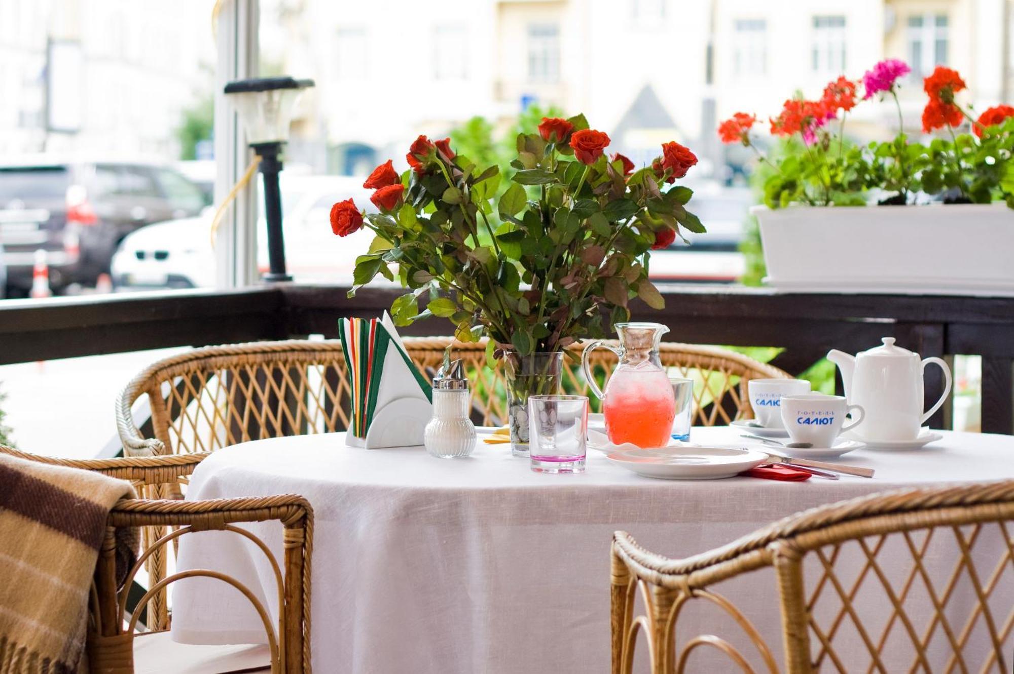 Salute Hotel Kiev Ngoại thất bức ảnh