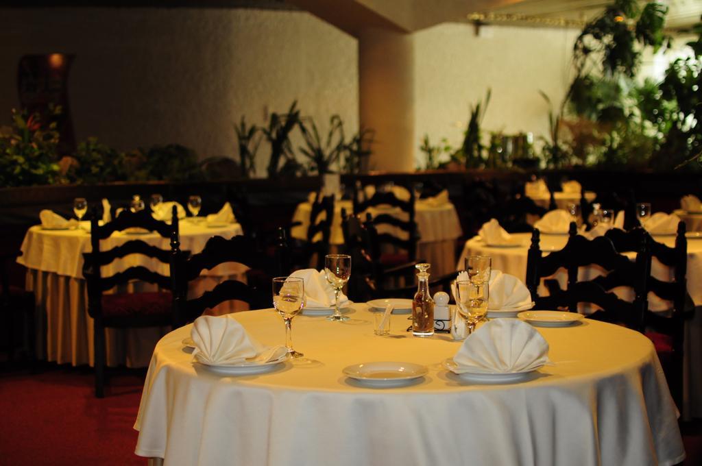 Salute Hotel Kiev Ngoại thất bức ảnh