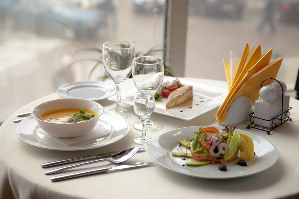 Salute Hotel Kiev Ngoại thất bức ảnh