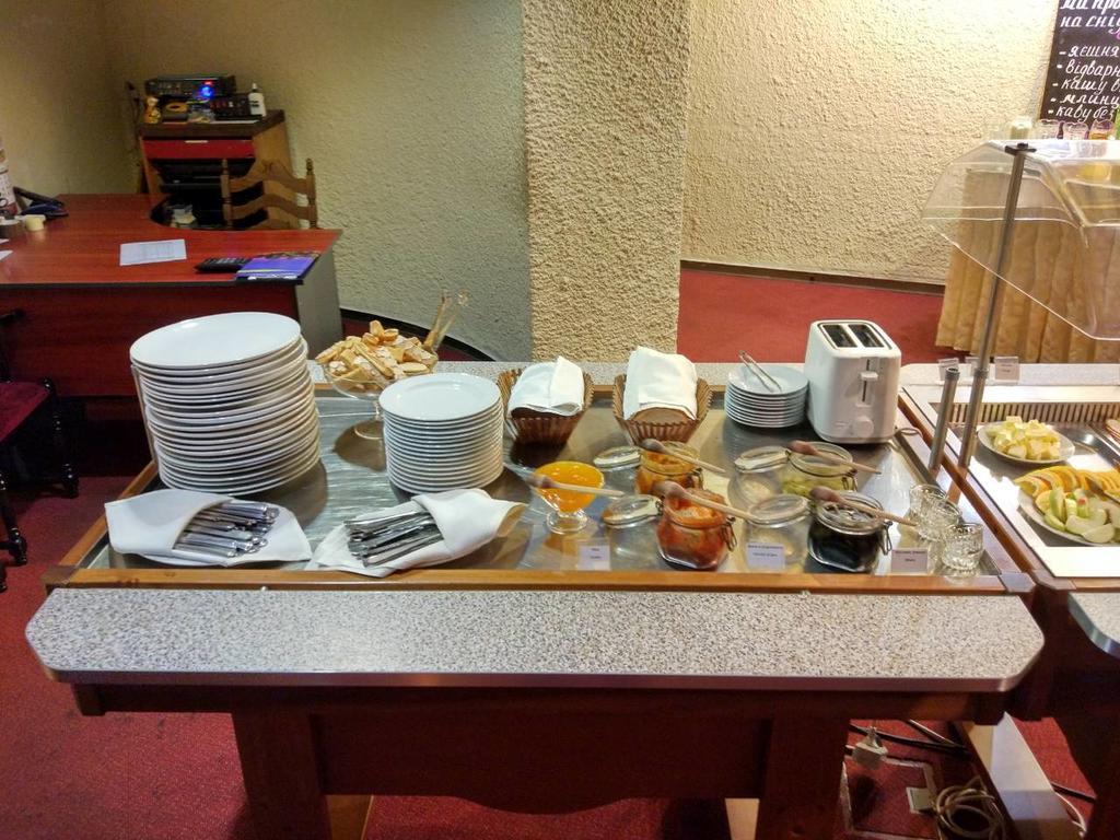 Salute Hotel Kiev Ngoại thất bức ảnh