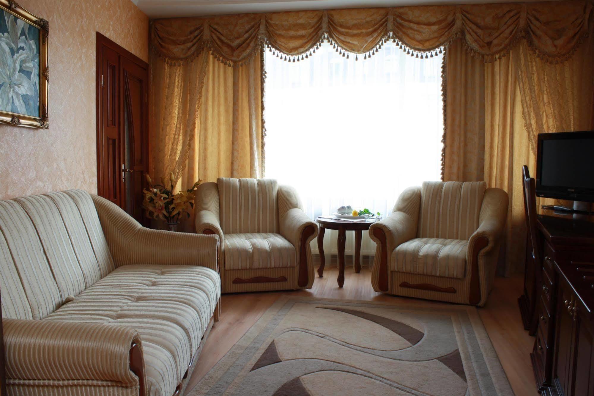 Salute Hotel Kiev Ngoại thất bức ảnh