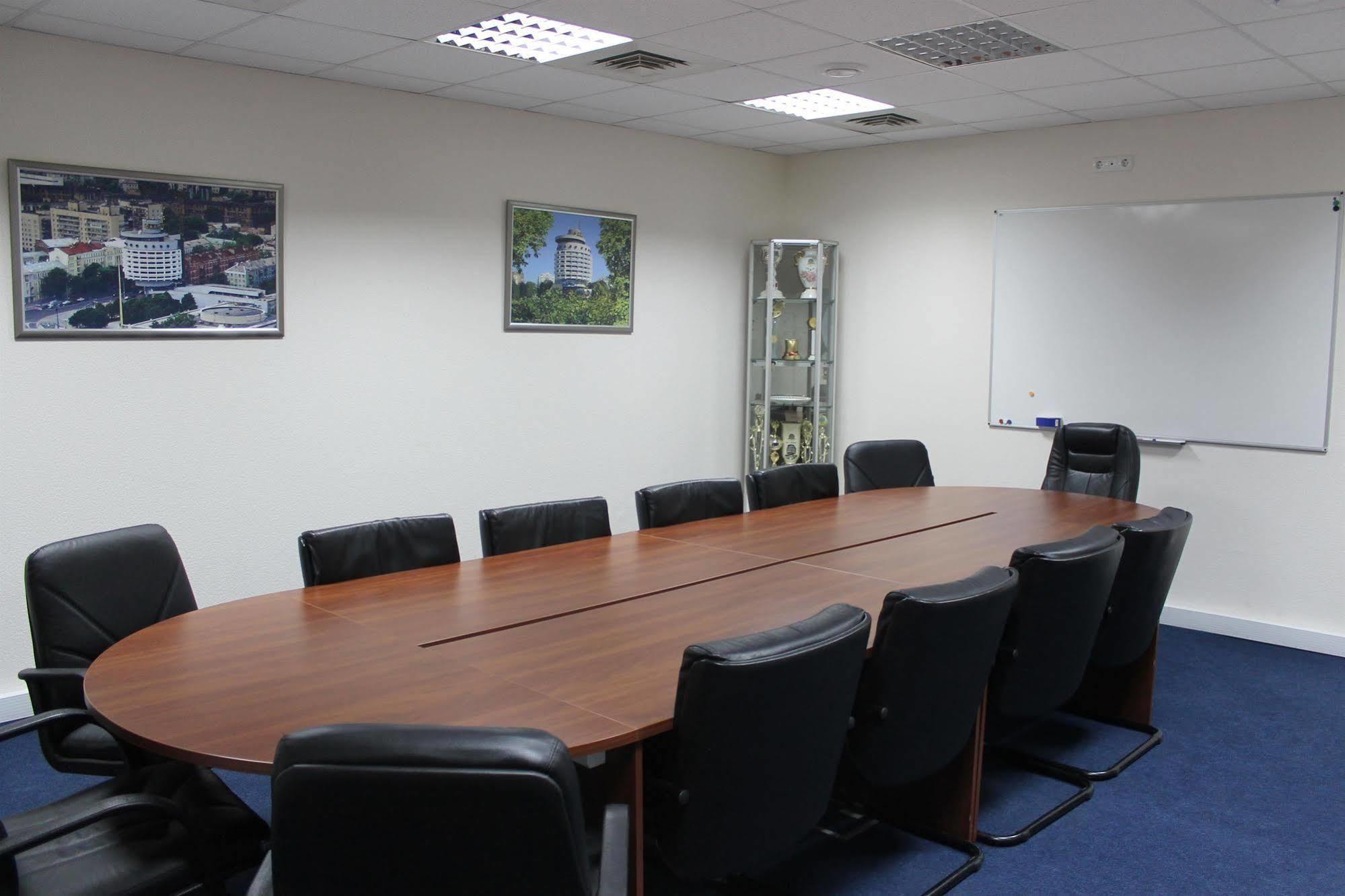 Salute Hotel Kiev Ngoại thất bức ảnh