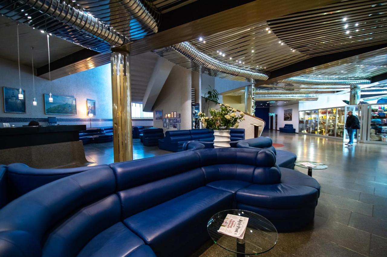Salute Hotel Kiev Ngoại thất bức ảnh