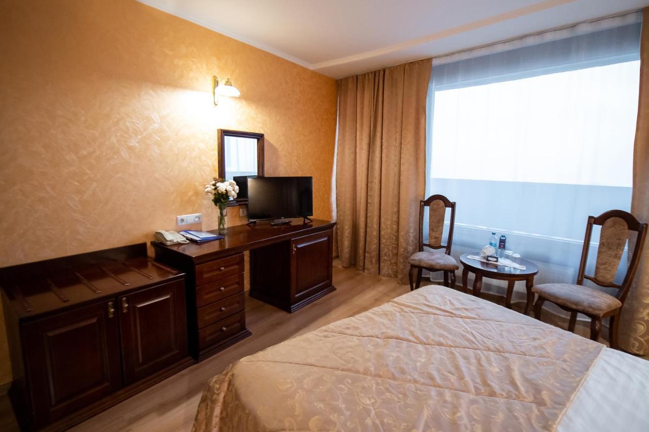 Salute Hotel Kiev Ngoại thất bức ảnh
